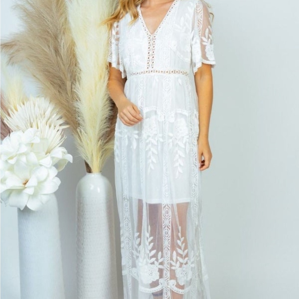 NWT White Birch Sheer Lace Maxi Dress in White Size Medium